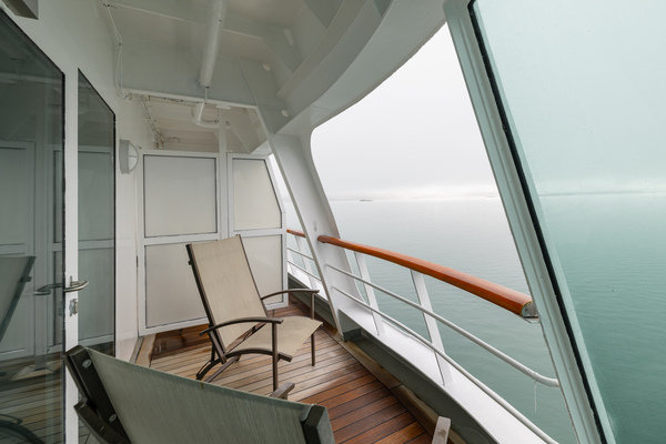 HX Hurtigruten Expeditions MS Fram Expedition Suite Grand Suite 14 ©Espen Mills.jpg